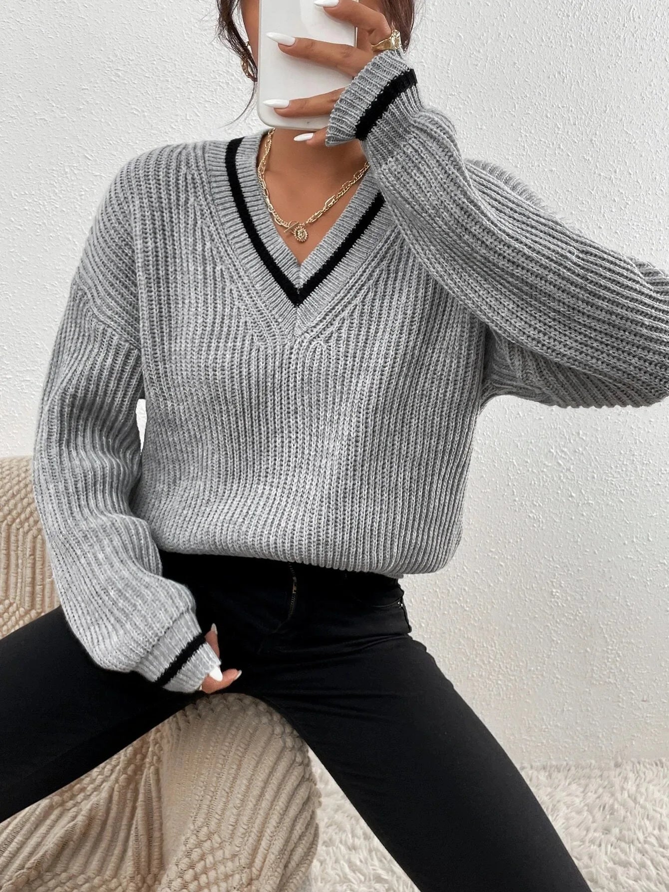 Blakely | V-Neck Knit Sweater