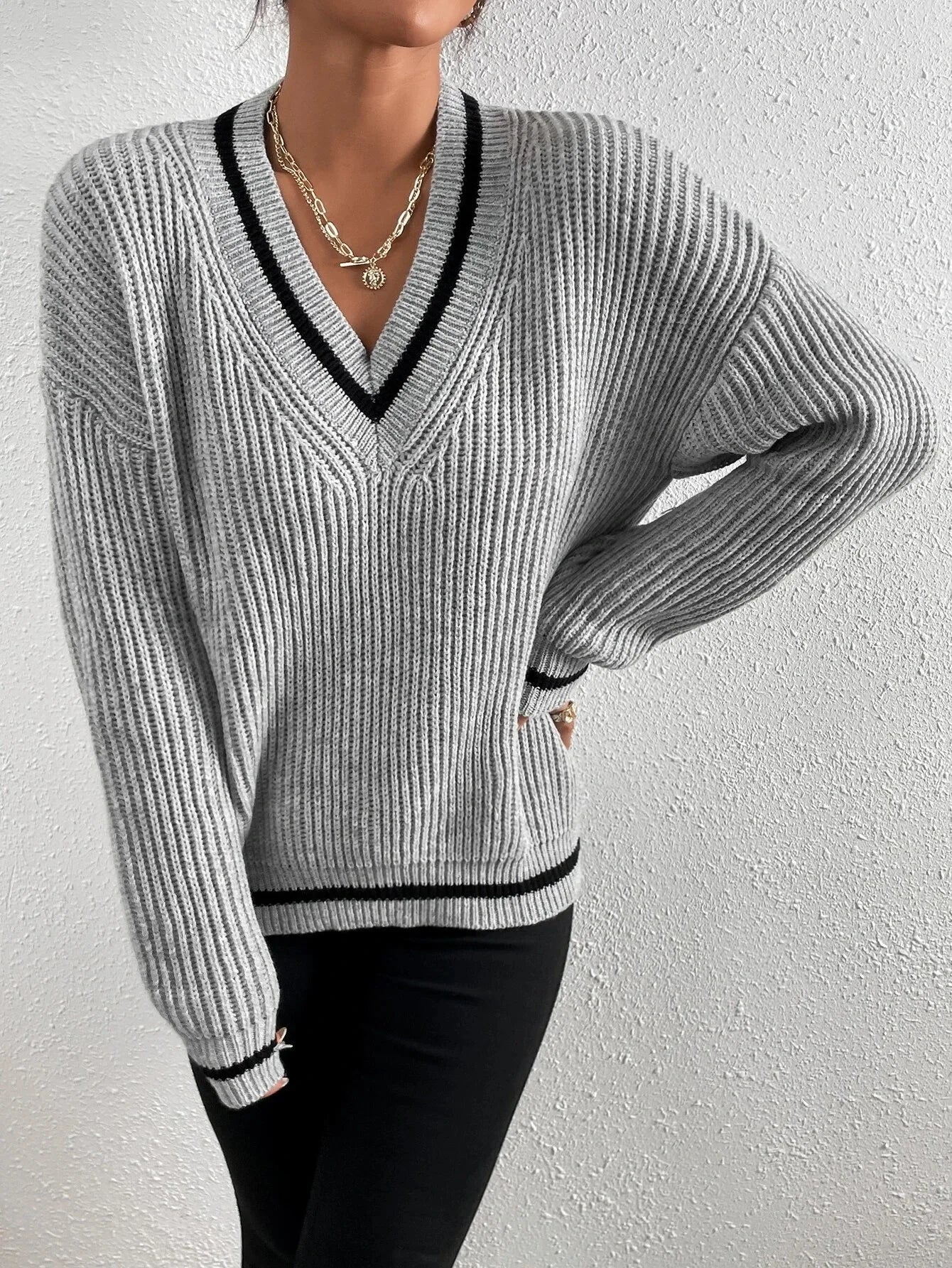 Blakely | V-Neck Knit Sweater